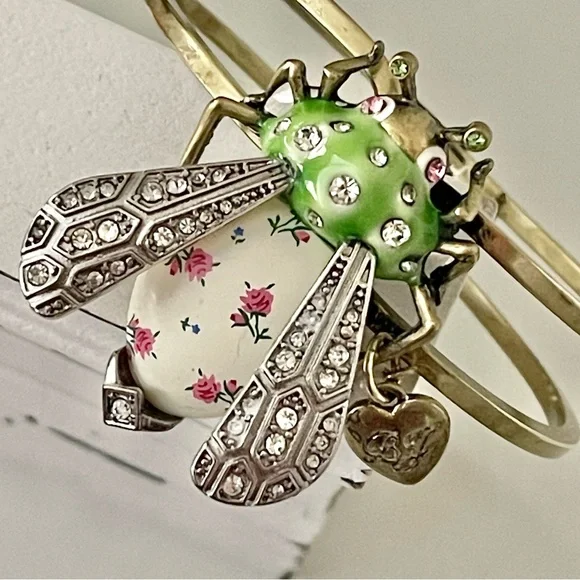 Betsey Johnson Vintage Critters Art Deco Rosebud Bug Fly Hinged Bangle Bracelet - Picture 6 of 12